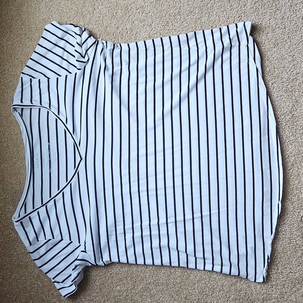 Torrid Womens size 2x tshirt